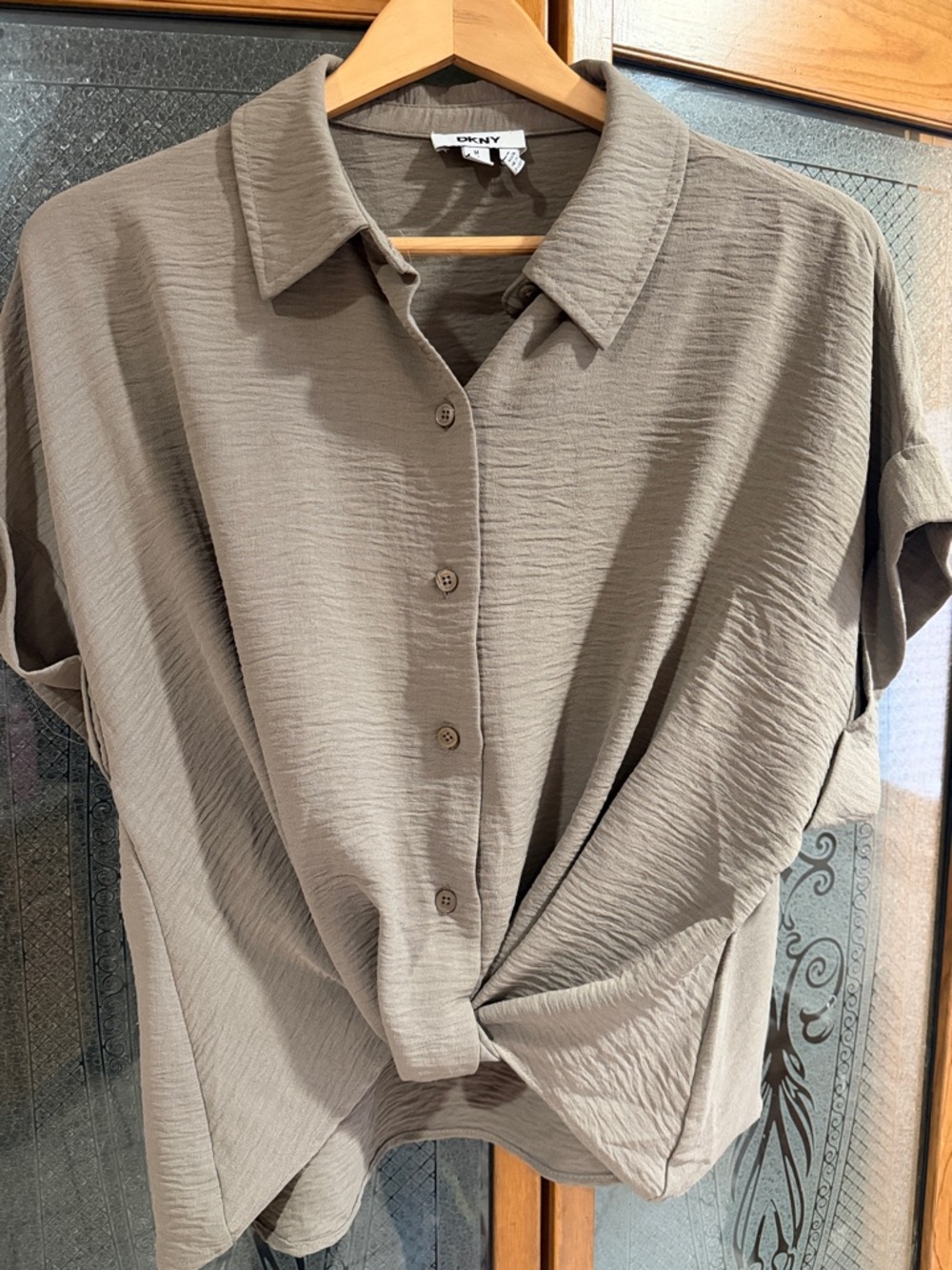 DKNY Taupe-Gray Short Sleeve Button-Up Blouse Med